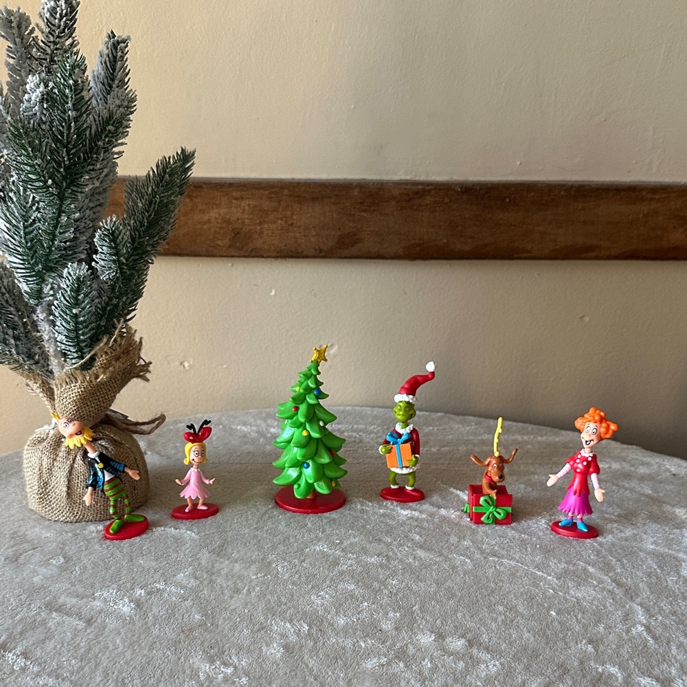 Hobby Lobby Grinch Holiday Character Figurine Set with Green and Red Accents